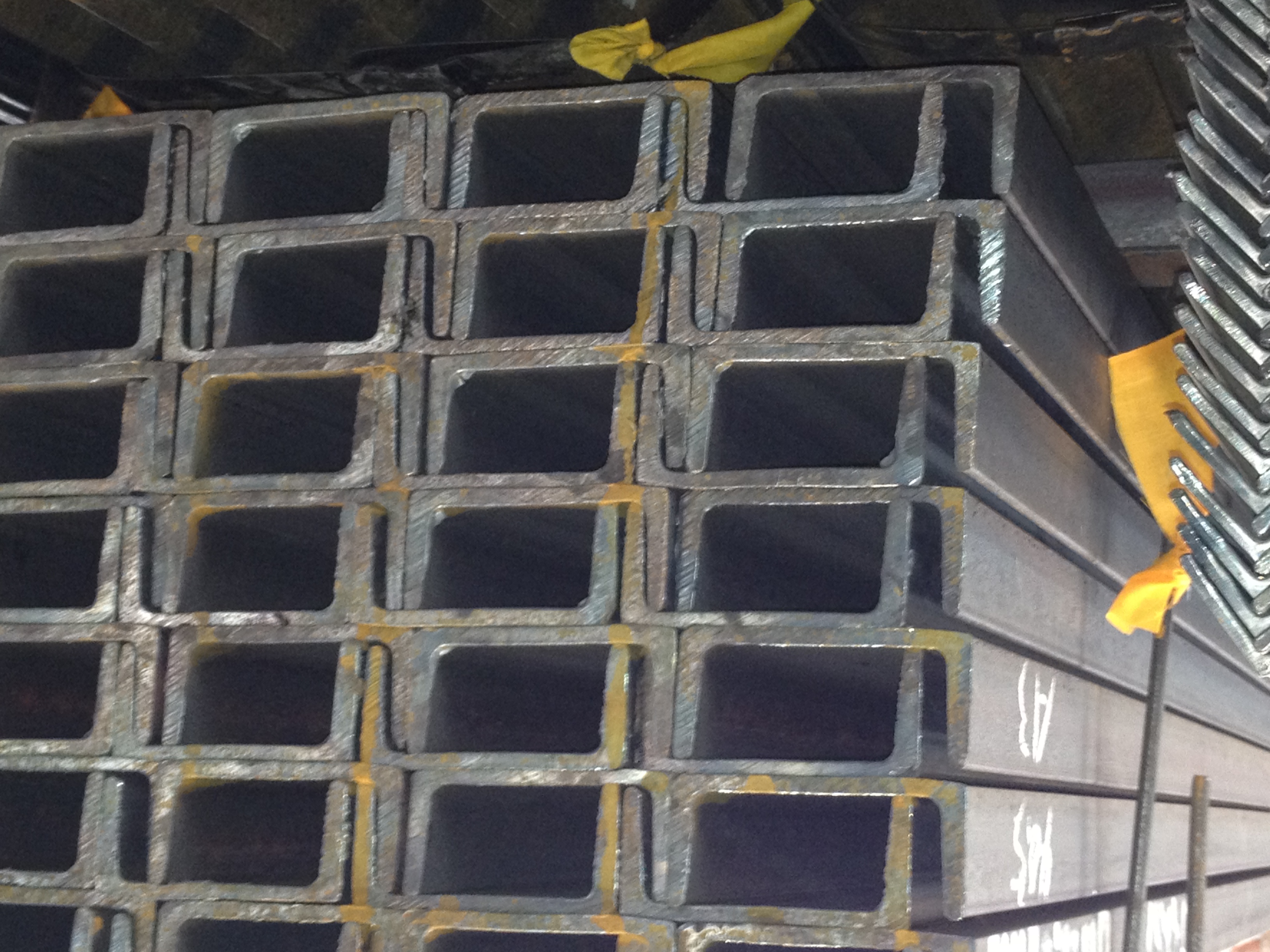 蘭州槽鋼，甘肅槽鋼，槽鋼，蘭州國(guó)標(biāo)槽鋼，蘭州非標(biāo)槽鋼